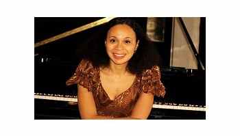 E06:Rebeca Omordia